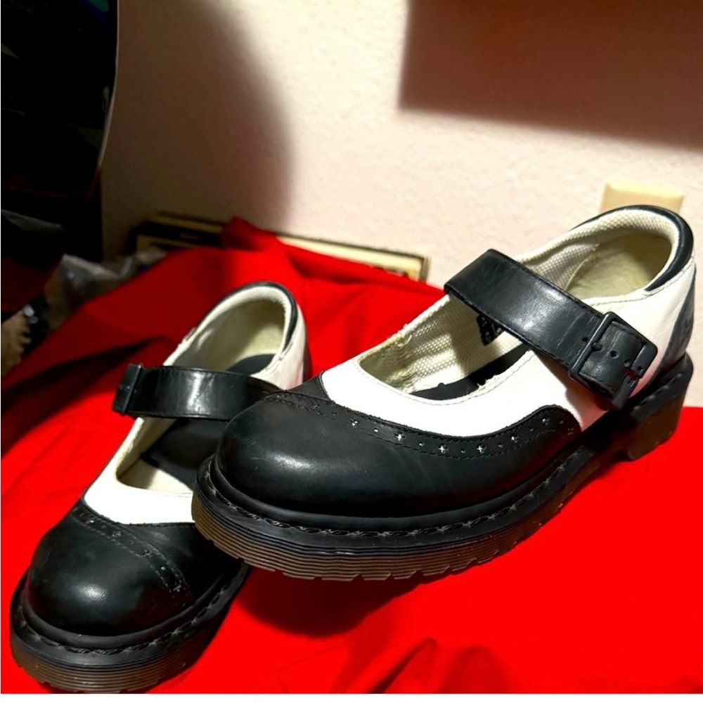 🏁Dr Marten Alison 7 US Mary Jane’s vintage and rare EUC🏁